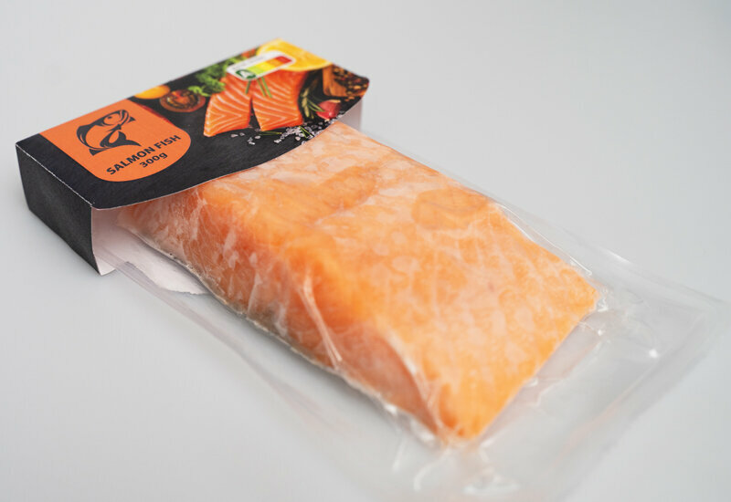 Bild zeigt die Multifol Extreme Verpackung – Eine effiziente und leichte Verpackungsfolie für Fischprodukte
