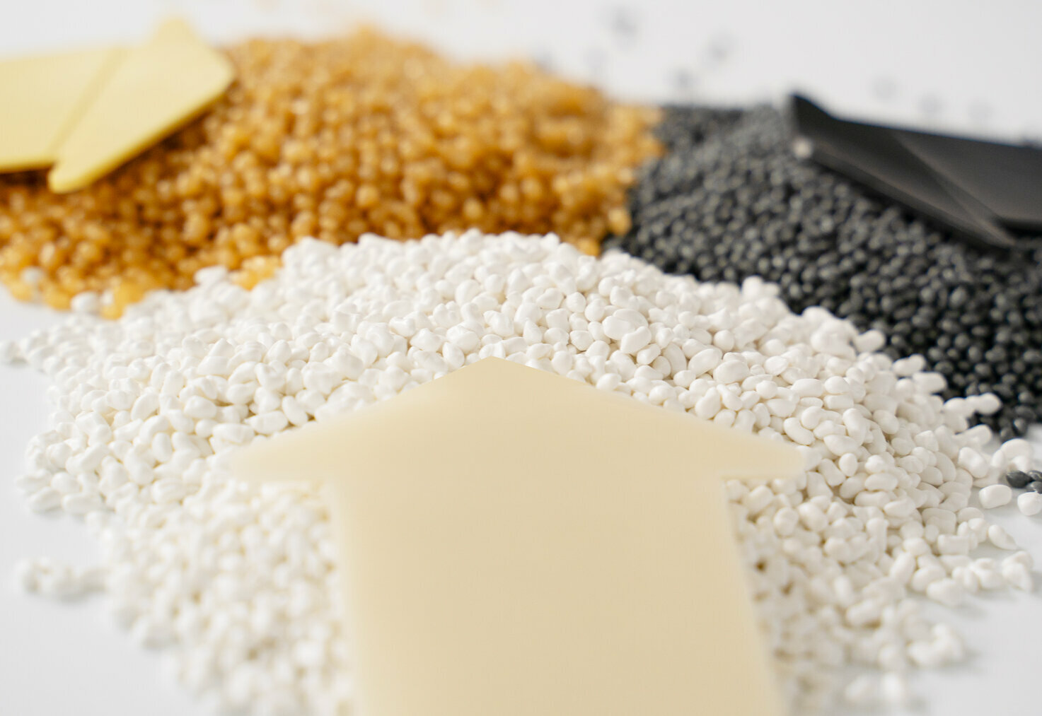 Image showcase the diversity of our portfolio, featuring valuable thermoplastic compounds, including unfilled or mineral- and glass fiber-filled granules, suitable for injection molding, extrusion, and filament.