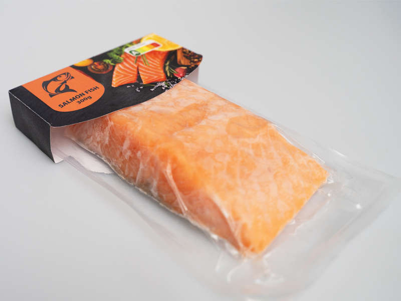 Bild zeigt die Multifol Extreme Verpackung – Eine effiziente und leichte Verpackungsfolie für Fischprodukte